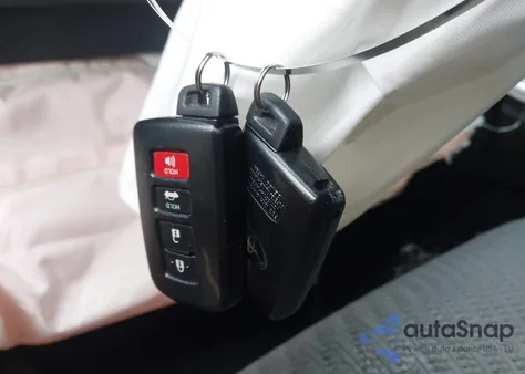 2016 Toyota Camry Hybrid Le z USA, uszkodzony, nr VIN 4T1BD1FK6GU198402